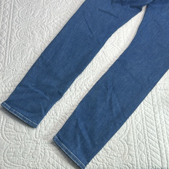 MOTHER •27• The Triple Stack Looker in Wish On A Star Jeans - Picture 6 of 13